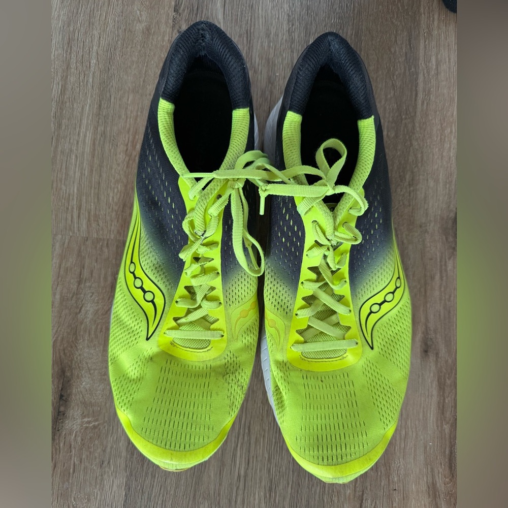 Saucony Running Shoes Yellow Green Everun Mens Size 13